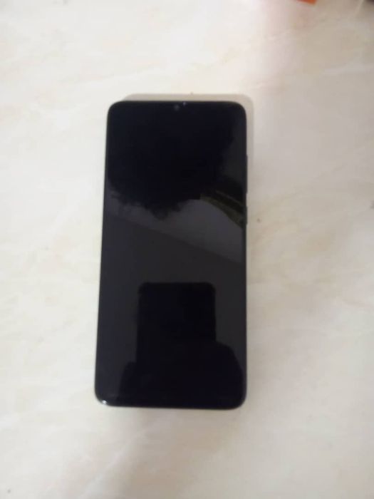 Not 8 Pro 6/128 garantiya bor