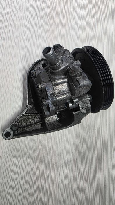 Vand pompa servodirectie BMW 325D 330D E90 E91 E92 M57