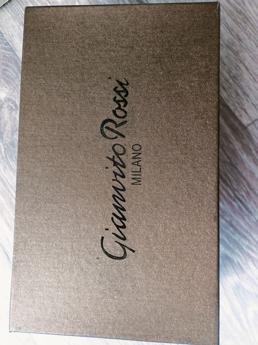 Продаю Туфли красивые, стильные!