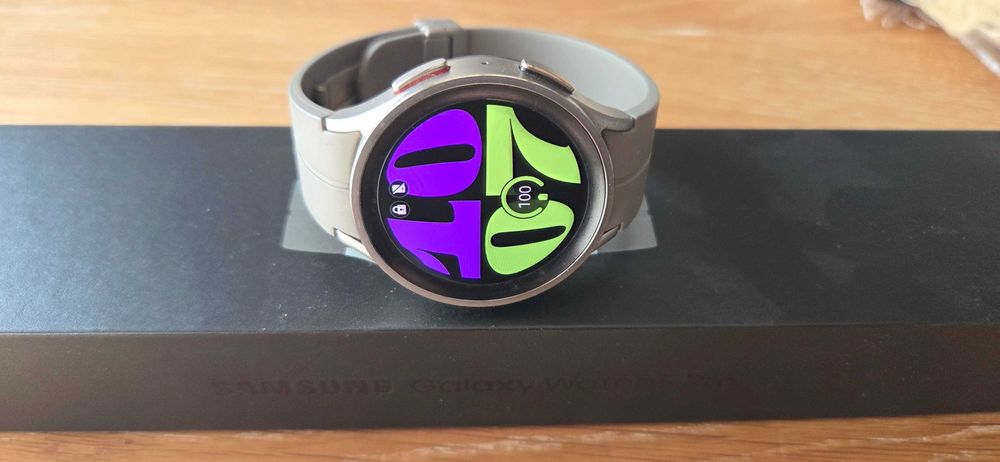Samsung Galaxy Watch5 Pro 45mm LTE –  gray titanium