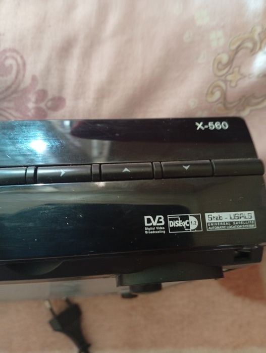 Тюнер рабочий в отличном состоянии