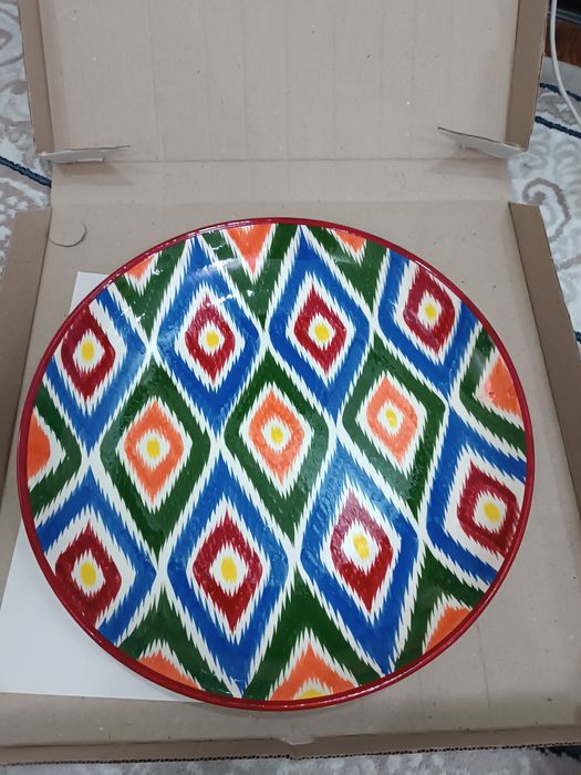 Ляган, выполненный Риштанскими гончарами