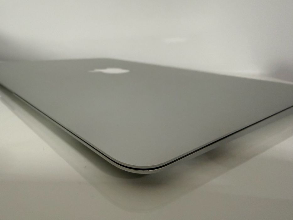 Macbook Air 13 inch i5 8GB DDR3 /256GB A1466 EMC 3178 (2017)