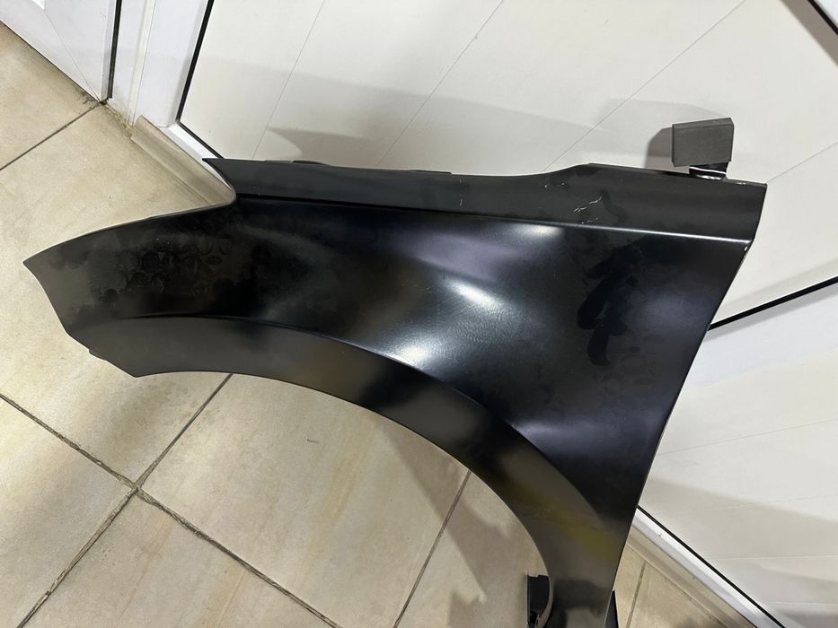 Переднее крыло на Hyundai Elantra