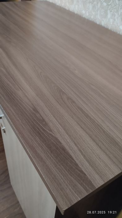 Стол письменный с полкой