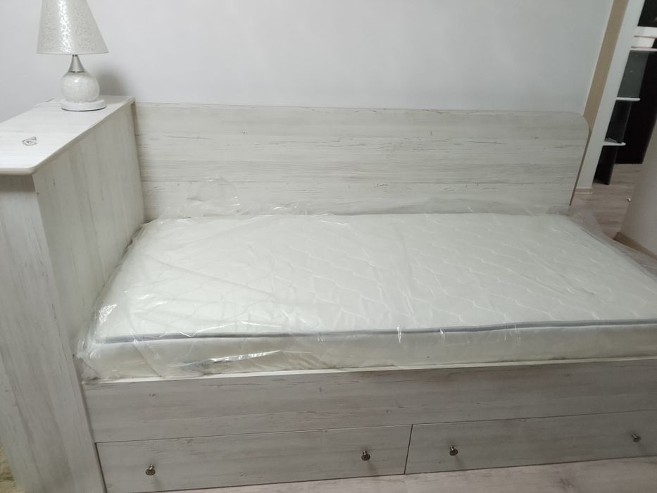 Кровать с ящиками