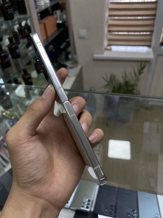 Samsung Z flip 5 5G
