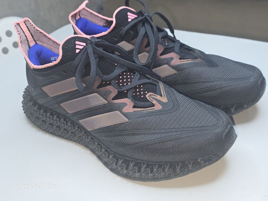 Оригинальные кроссовки от Adidas