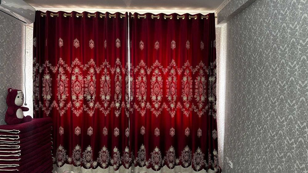 Тюль штор с карнизом.