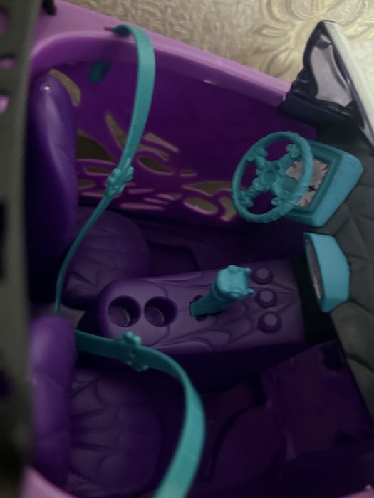 Monster High Scarisienne convertible car