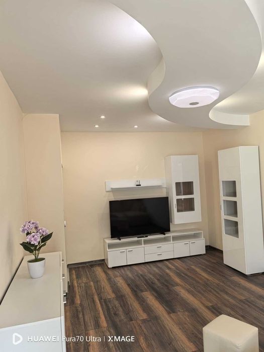 Дава се под наем Двустаен апартамент в Плевен, Широк център - 64 кв.м за 397.8 € - Снимка #1