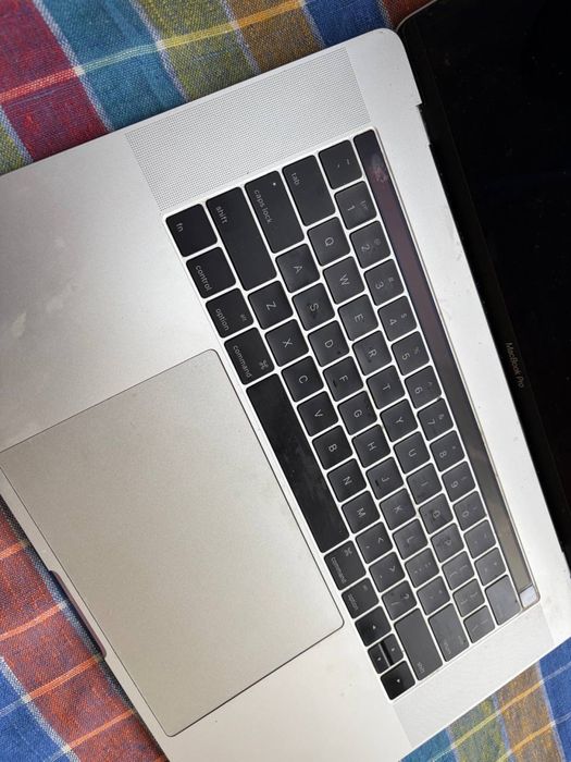 macbook pro a1707