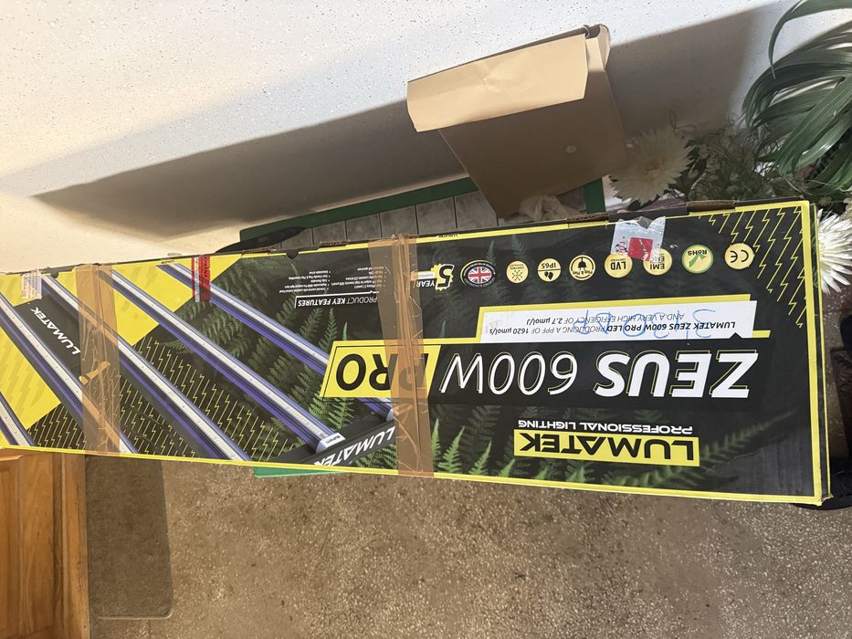 Vand Lumatek Zeus Pro 600W LED Grow Light produs nou