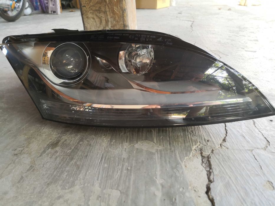 Фар Audi TT Xenon десен/Фар Ауди ТТ Ксенон Оригинален