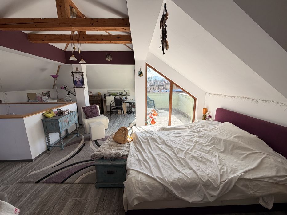 Двуетажна къща в с. Габарево