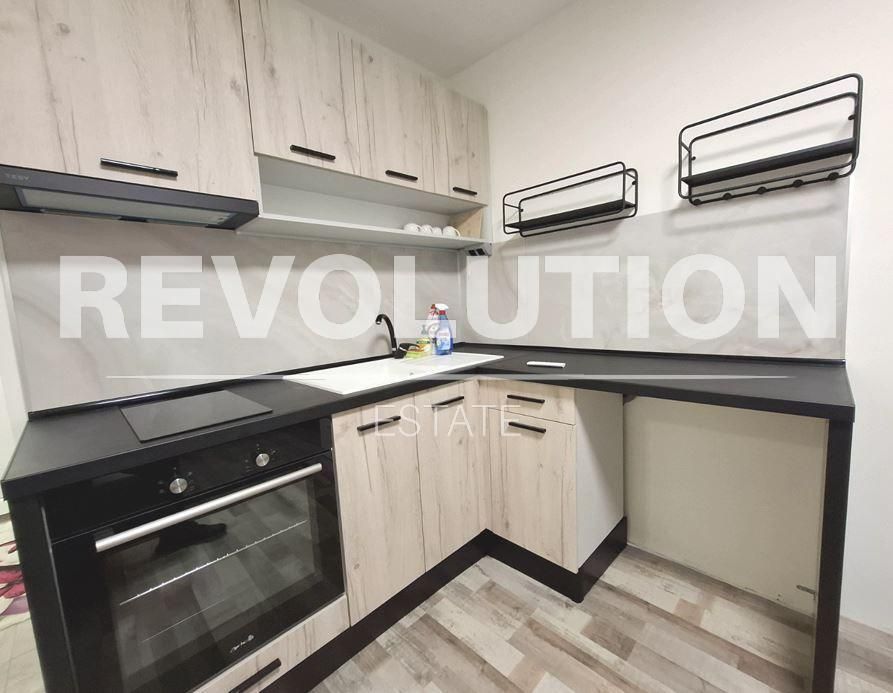 Дава се под наем Двустаен апартамент в Варна, Колхозен пазар - 50 кв.м за 348.84 € - Снимка #2