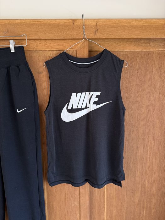 Nike оригинално овувърсайз долнище с подарък топ