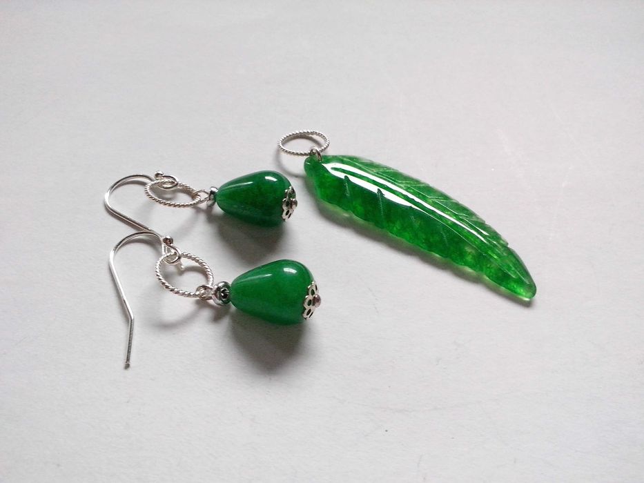 set argint si jad verde natural,cercei si lantisor cu pandantiv