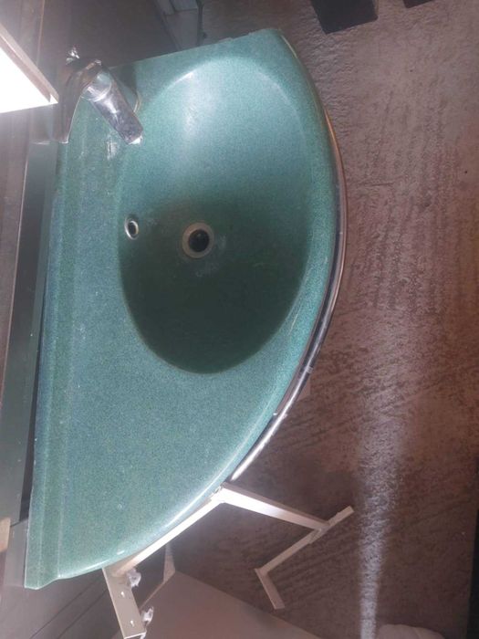 Vand chiuveta de baie, cu set complet, 400 Ron,la Oradea