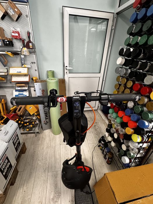 Електрическата тротинетката Ninebot F2 Pr