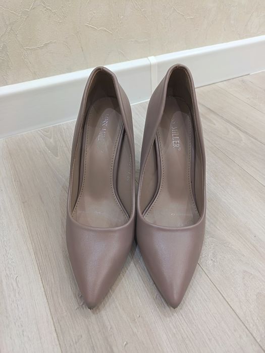 Туфли  лодочки 38 размер