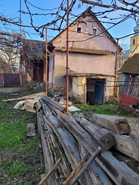 Vând casa sau se vinde in rate