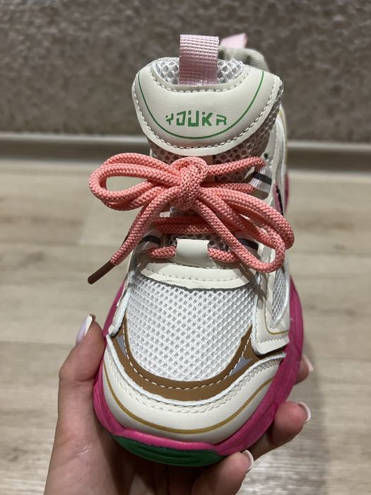 Новые кроссовки 35 размер