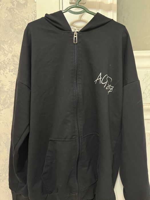 черная спортивка