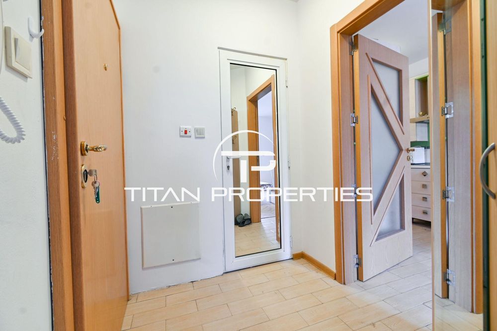 Дава се под наем Двустаен апартамент в София, Център - 65 кв.м за 614 € - Снимка #9