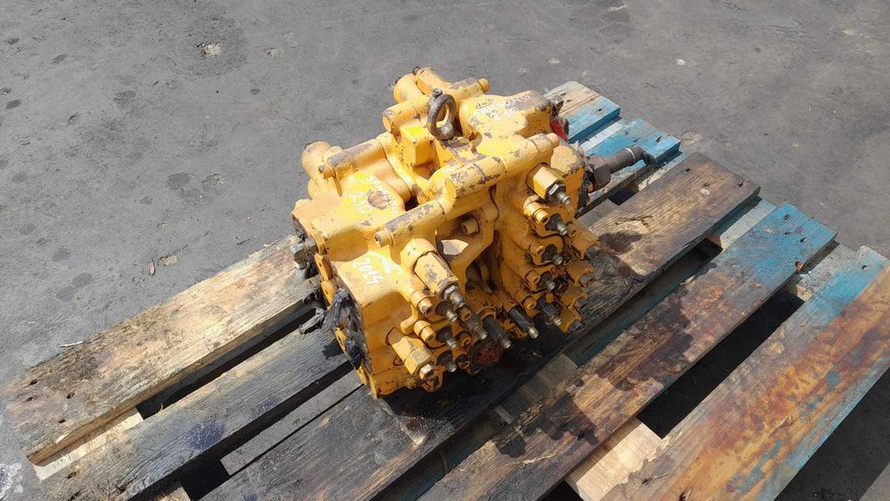 Distribuitor hidraulic Volvo U28 - 103
