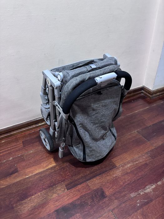 Прогулочная детская коляска