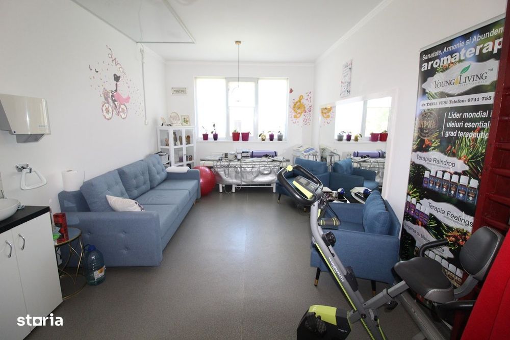 Vând spațiu comercial (cabinet medical) în Hunedoara, zona Piața Obor