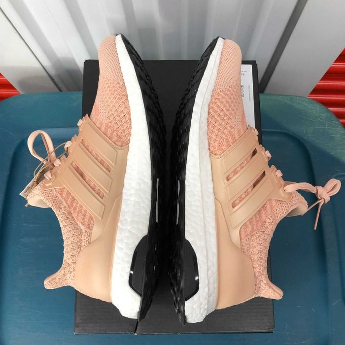 Оригинални маратонки * ADIDAS ULTRABOOST DNA 5.0 * EU42