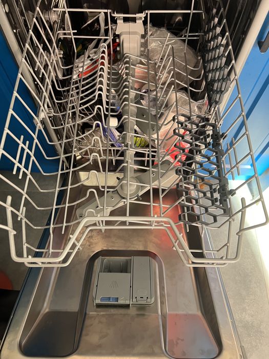 Продам новую не использованную посудамойку , есть пару пятен