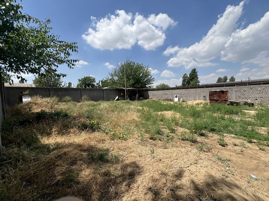 Tolabi oq tom sotiladi 3.5 yer