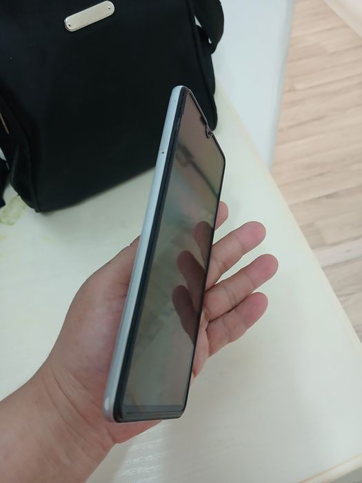 Продам смартфон Samsung A31 б/у
