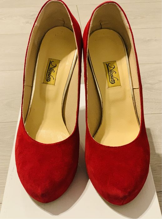 Pantofi rosii, piele intoarsa,marimea 37