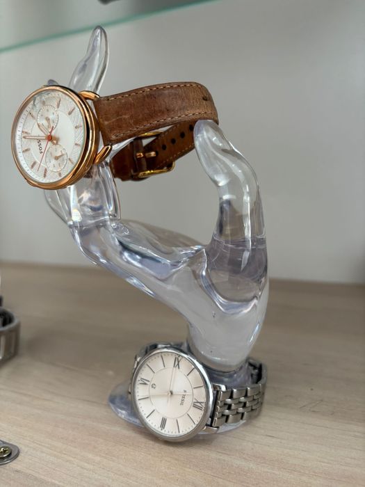 Doua modele de ceasuri fossil