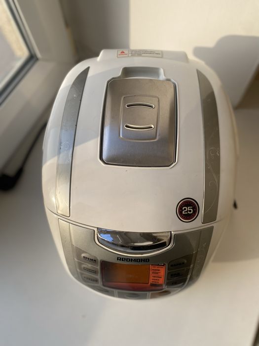 Мультиварка Redmond RMC-M70