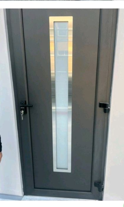 Алуминиеви и ПВЦ врати , дограма