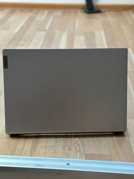 Lenovo IdeaPad 3 15IML05