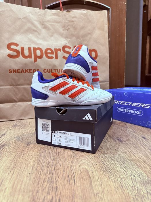 Продается детские кроссовки Adidas Super Sala 2 J. Размер 32