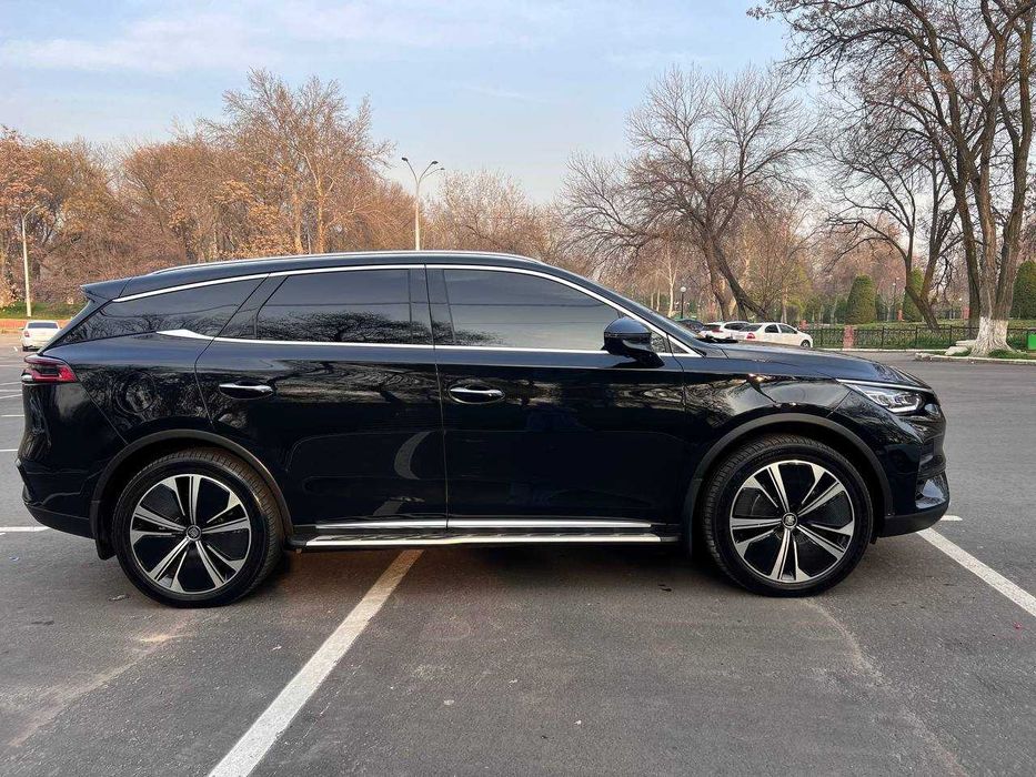BYD TANG EV  full 4 WD, 4.4 сек, 2 dual мотор, black, пробег 31500