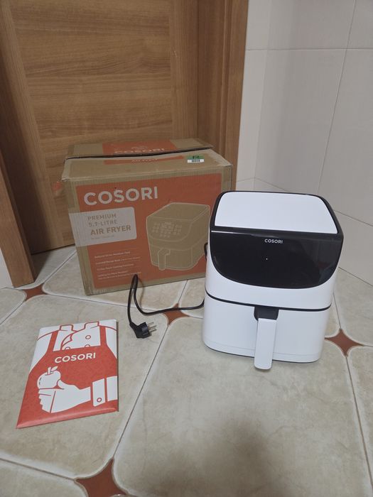 Чисто нов AIRFRYER Cosori Premium Air Fryer (модел CP158-AF) в бял цвят, с капацитет 5.5 литра и мощност 1700W