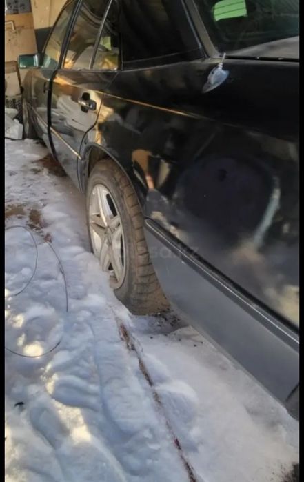 Продам Мерседес 124