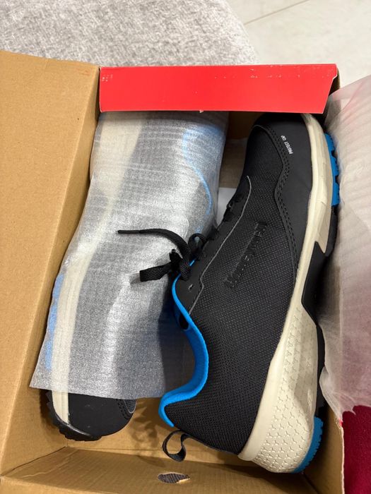 Papuci de lucru cu bombeu metalic