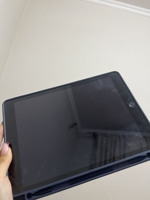 продаю айпад 9 поколения