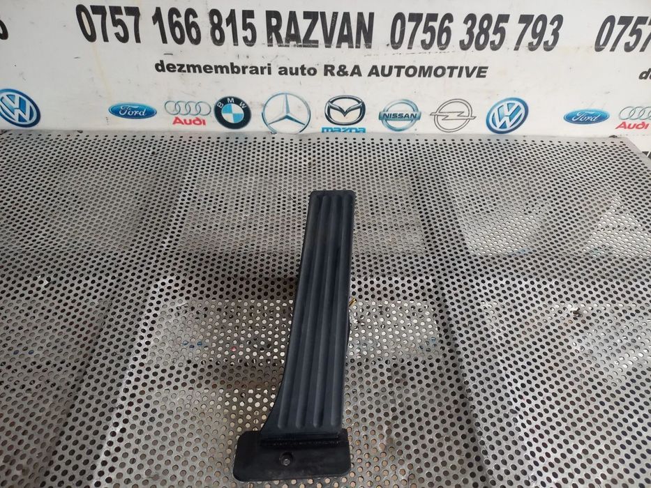 Pedala Acceleratie Bmw F10 F11 F01 F02 F03 F04 X5 X6 Volan Stanga Cod  Dezmembrez Bmw Seria 7 F01 F