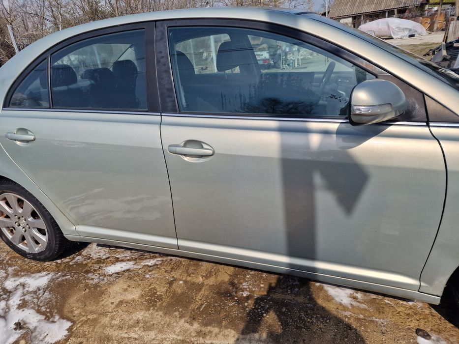 Usa/usi dreapta Toyota Avensis T25 an 2003-2009