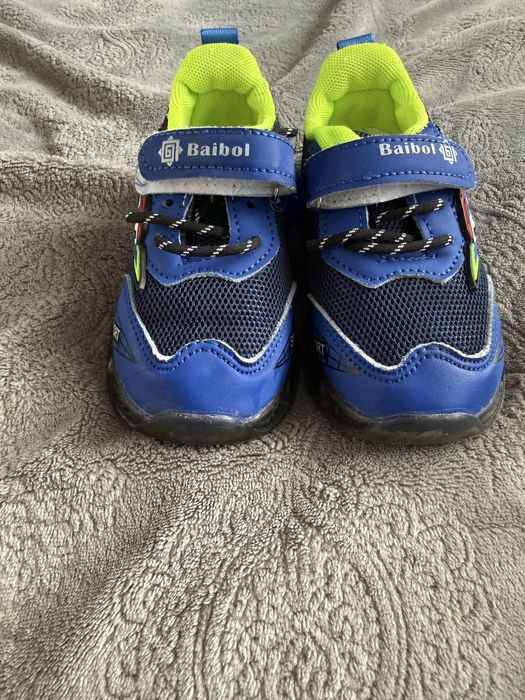 Дентски маратонки 25 размер